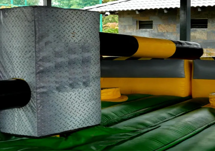Rotating meltdown arm on the inflatable arena